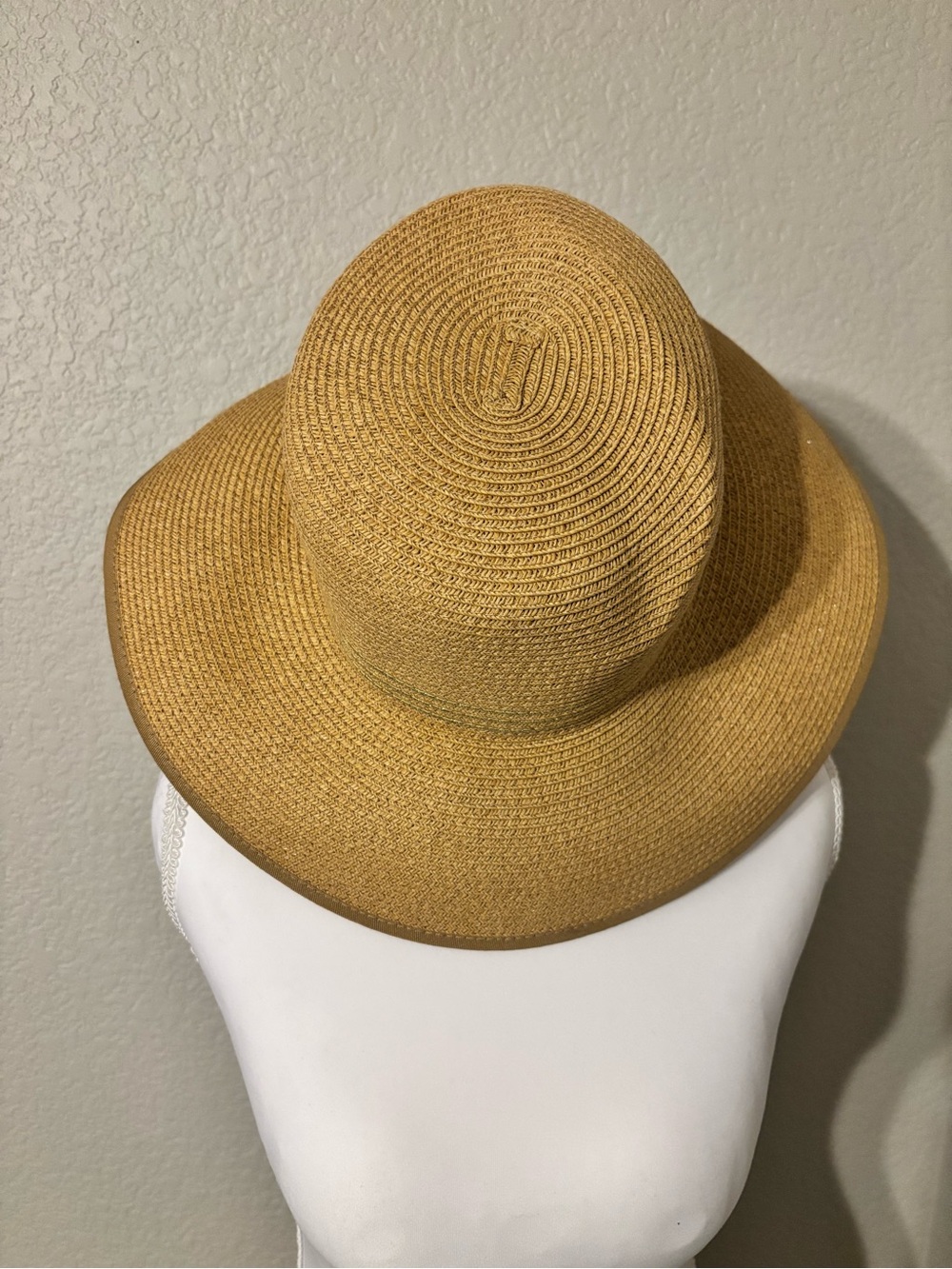 Sun Hat - beige and versatile